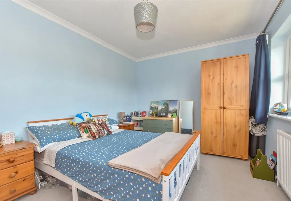 Bedroom 1 - Ashcroft Road, Paddock Wood, Tonbridge, Kent - Wards of Kent