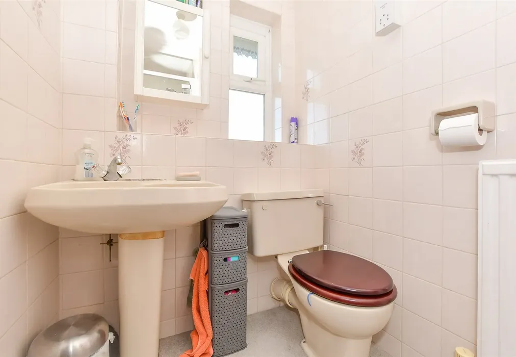 En-Suite Shower Room - Ashcroft Road, Paddock Wood, Tonbridge, Kent - Wards of Kent