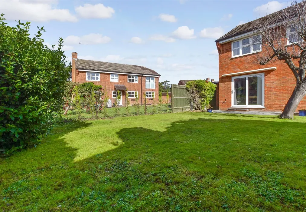 Rear Garden - Ashcroft Road, Paddock Wood, Tonbridge, Kent - Wards of Kent