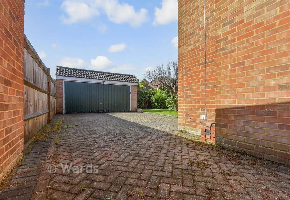 Driveway/Parking - Ashcroft Road, Paddock Wood, Tonbridge, Kent - Wards of Kent