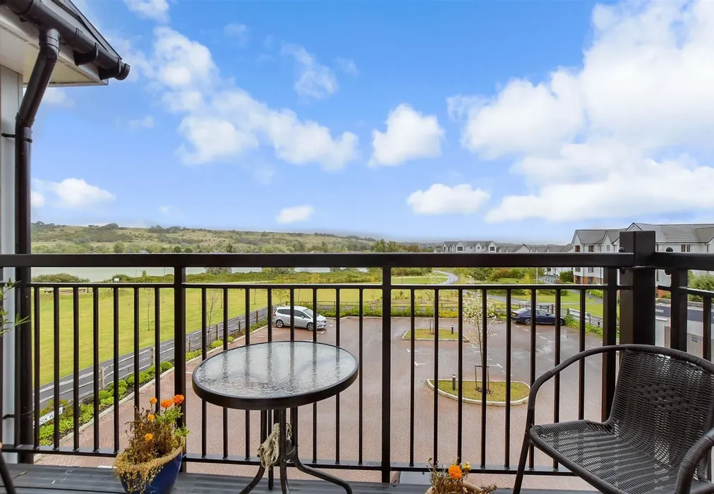 Balcony / Terrace - Maycock Place, Hythe, Kent - Wards of Kent