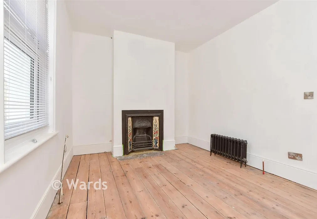 Bedroom 1 - Broad Street, Ramsgate, Kent - Wards of Kent