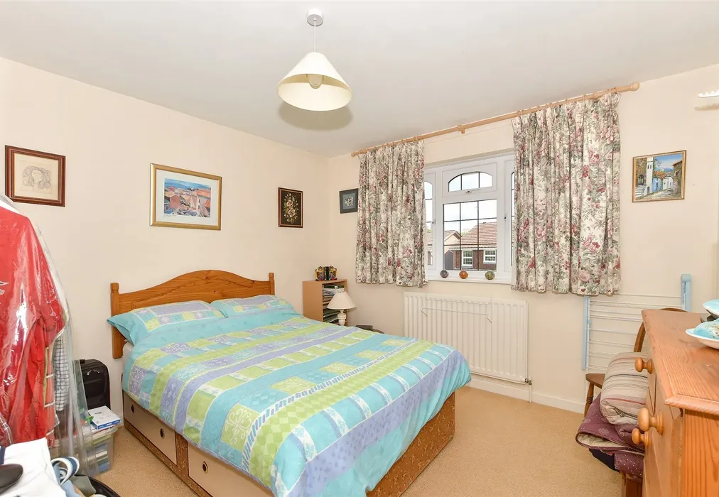 Bedroom 2 - Chestnut Walk, Pulborough, West Sussex - Wards of Kent