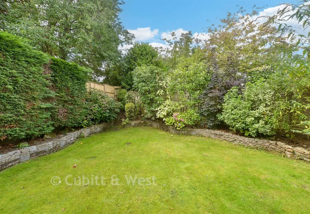Rear Garden - Chestnut Walk, Pulborough, West Sussex - Wards of Kent