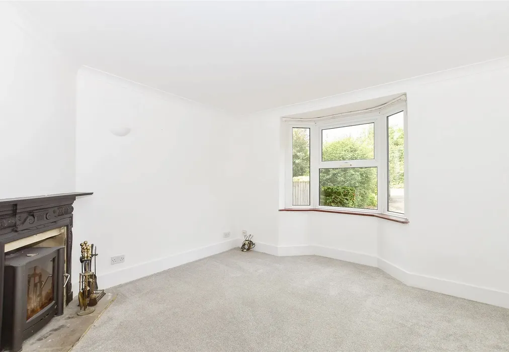 Sitting Room - Station Approach, Pulborough, West Sussex - Wards of Kent