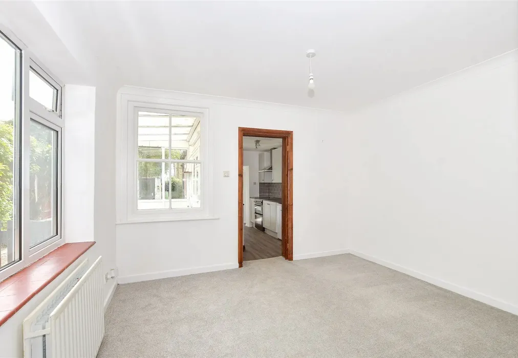 Dining Room - Station Approach, Pulborough, West Sussex - Wards of Kent