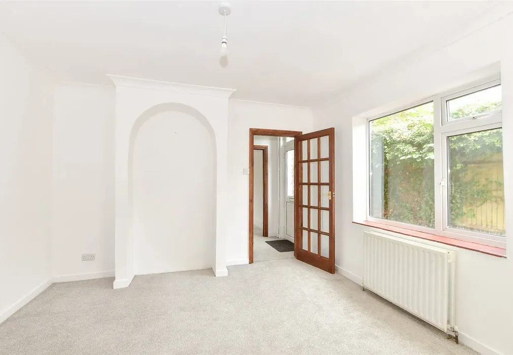 Dining Room - Station Approach, Pulborough, West Sussex - Wards of Kent