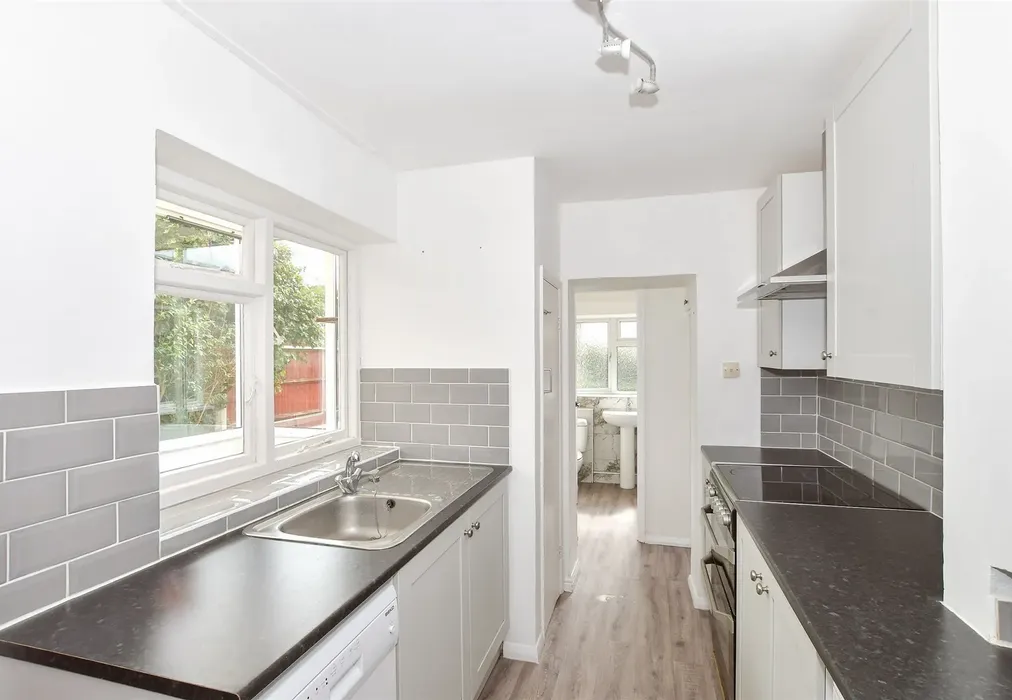 Kitchen - Station Approach, Pulborough, West Sussex - Wards of Kent
