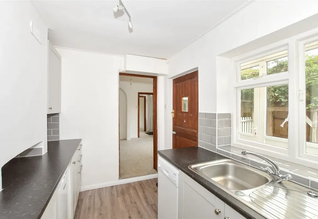 Kitchen - Station Approach, Pulborough, West Sussex - Wards of Kent
