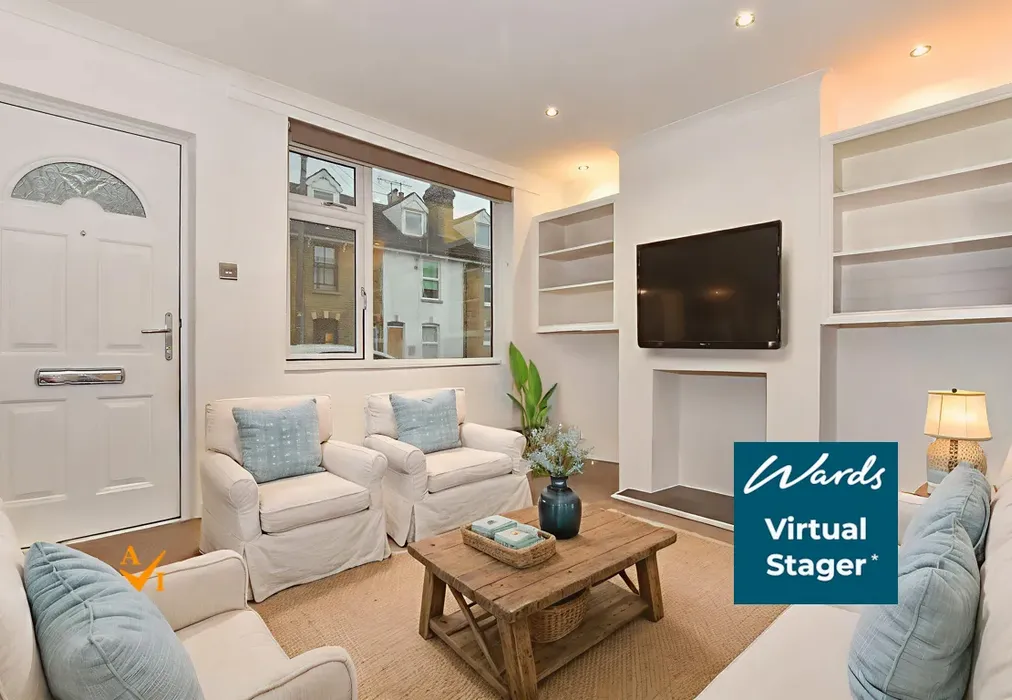 Lounge (Farmhouse style) - Queens Road, Snodland, Kent - Wards of Kent