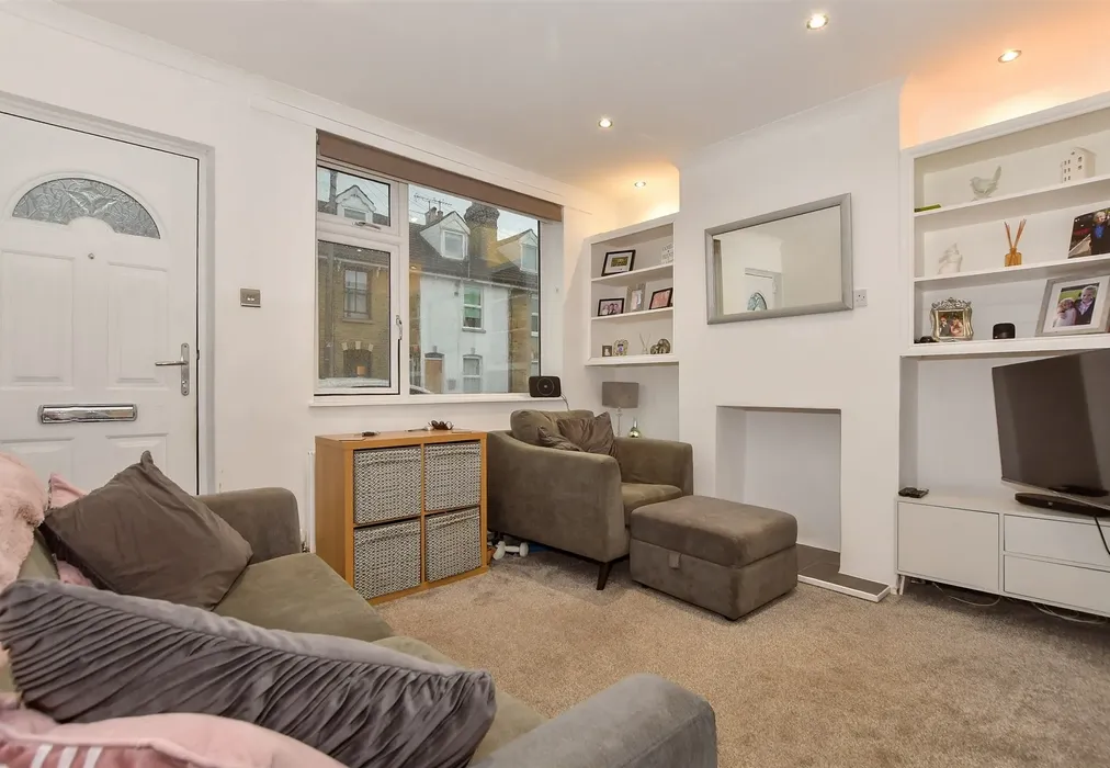 Lounge - Queens Road, Snodland, Kent - Wards of Kent