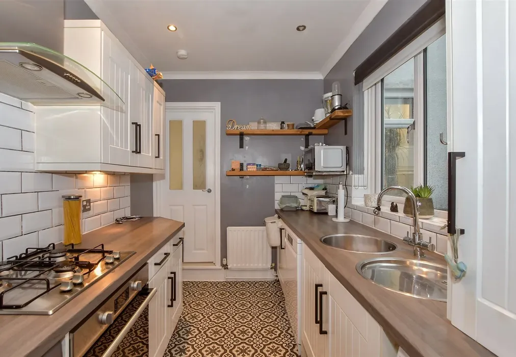 Kitchen - Queens Road, Snodland, Kent - Wards of Kent