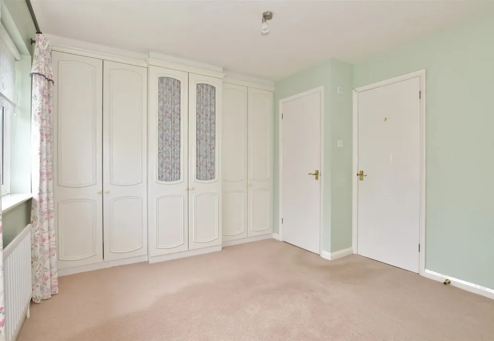 Bedroom 1 - Broomfields, Hartley, Longfield, Kent - Wards of Kent