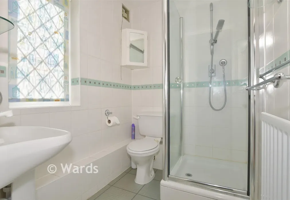 En-Suite Shower Room - Broomfields, Hartley, Longfield, Kent - Wards of Kent