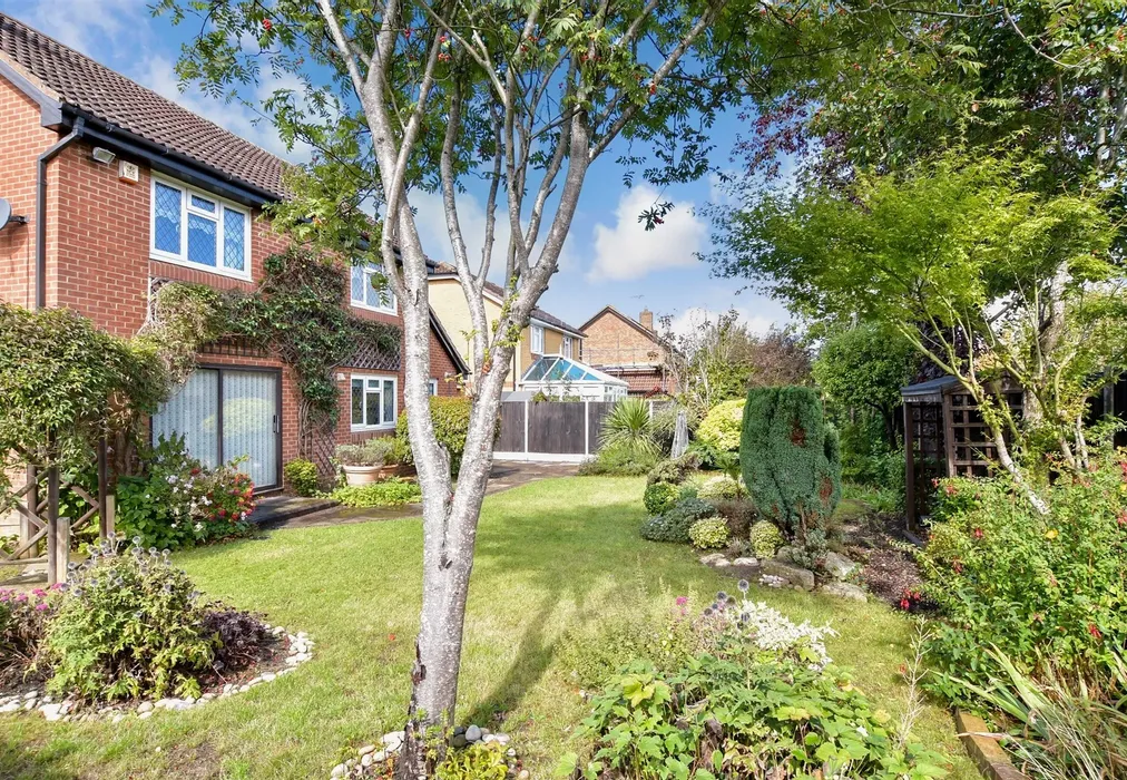 Rear Garden - Broomfields, Hartley, Longfield, Kent - Wards of Kent
