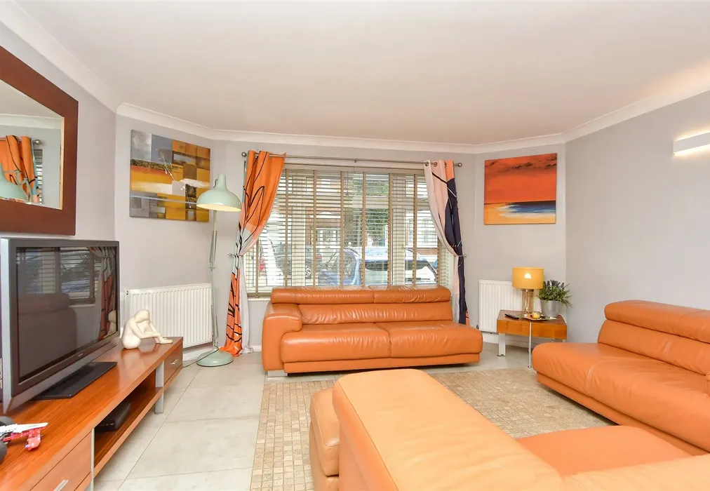 Lounge - First Avenue, Gillingham, Kent - Wards of Kent