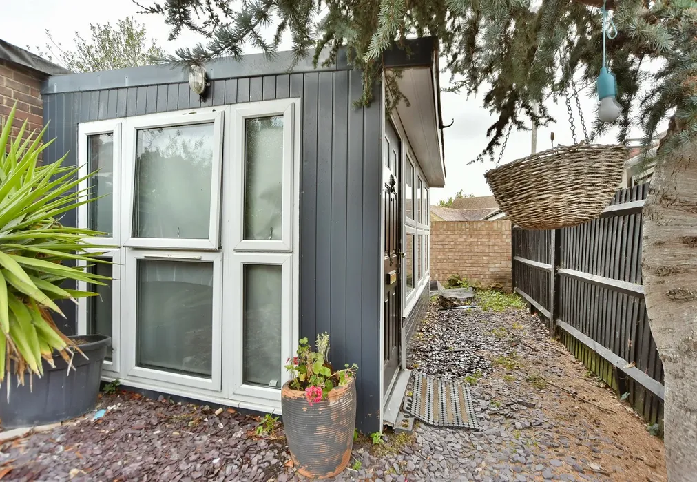 Room 1 - First Avenue, Gillingham, Kent - Wards of Kent