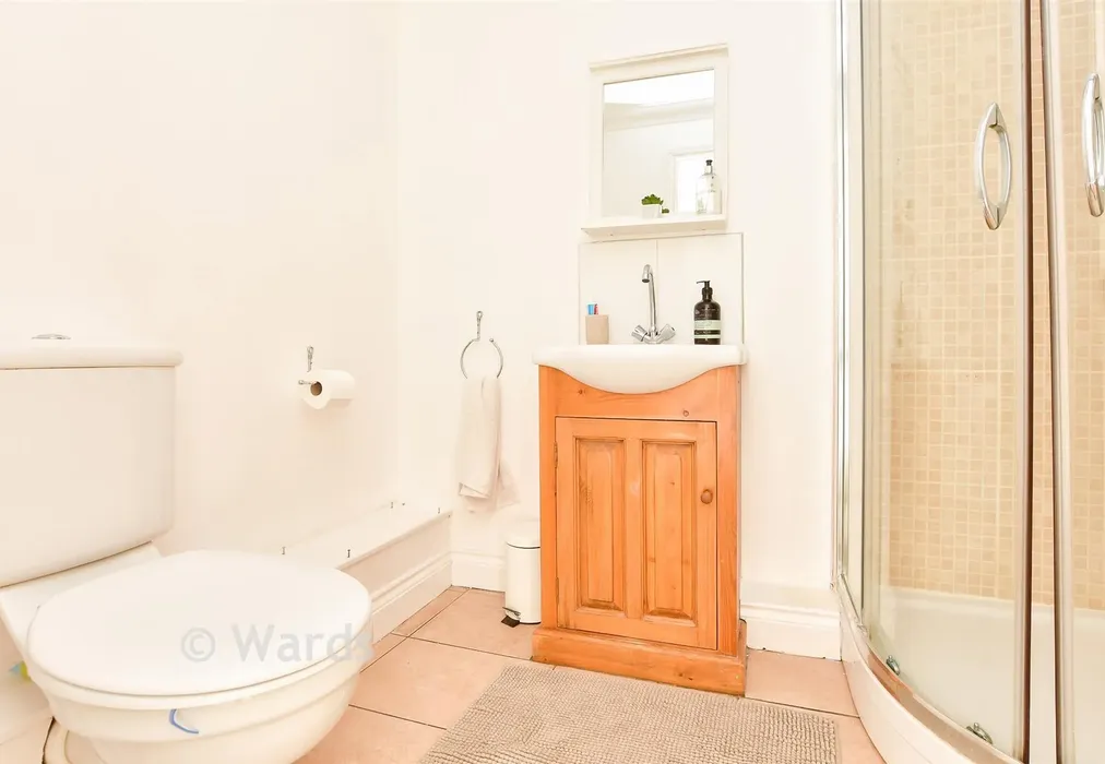 Shower Room - Wilbrough Road, Birchington, Kent - Wards of Kent