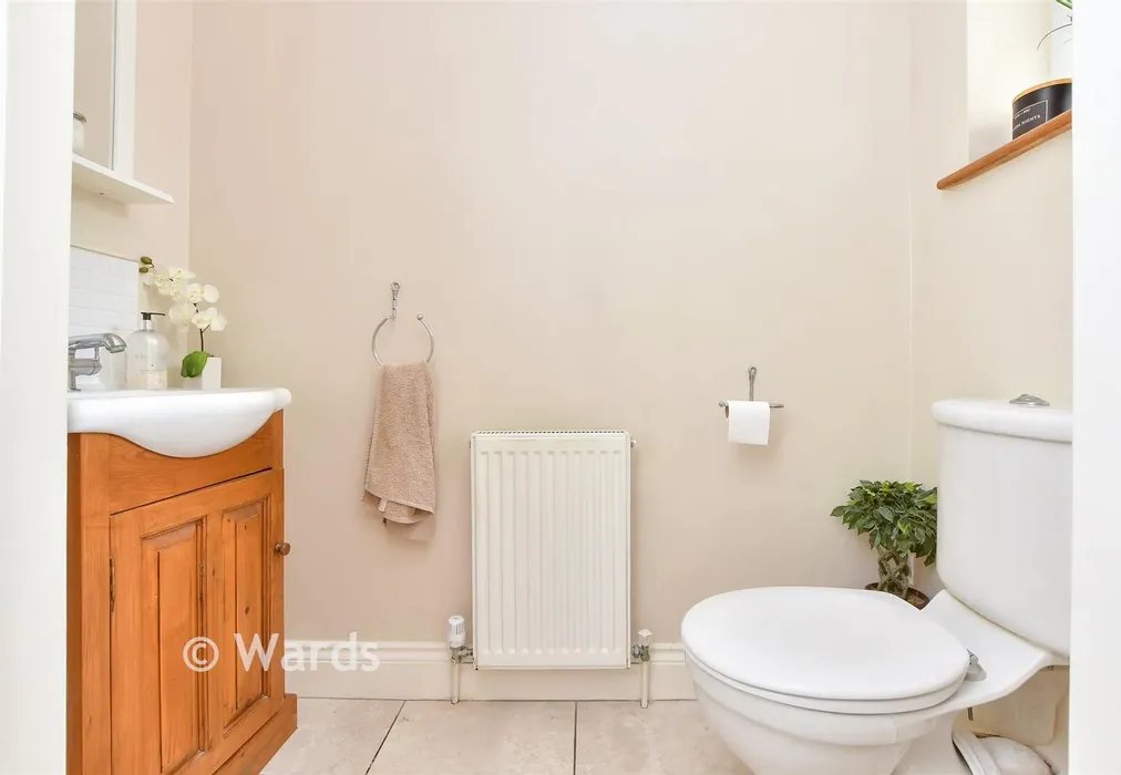 Cloakroom - Wilbrough Road, Birchington, Kent - Wards of Kent