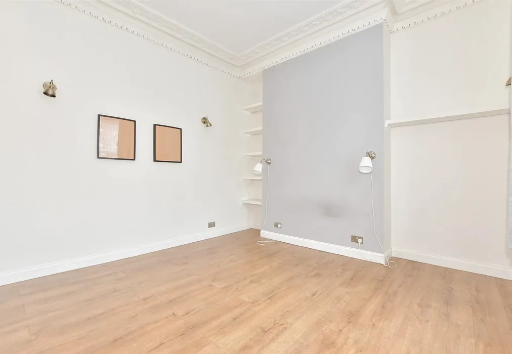 Bedroom 1 - Ingles Road, Folkestone, Kent - Wards of Kent