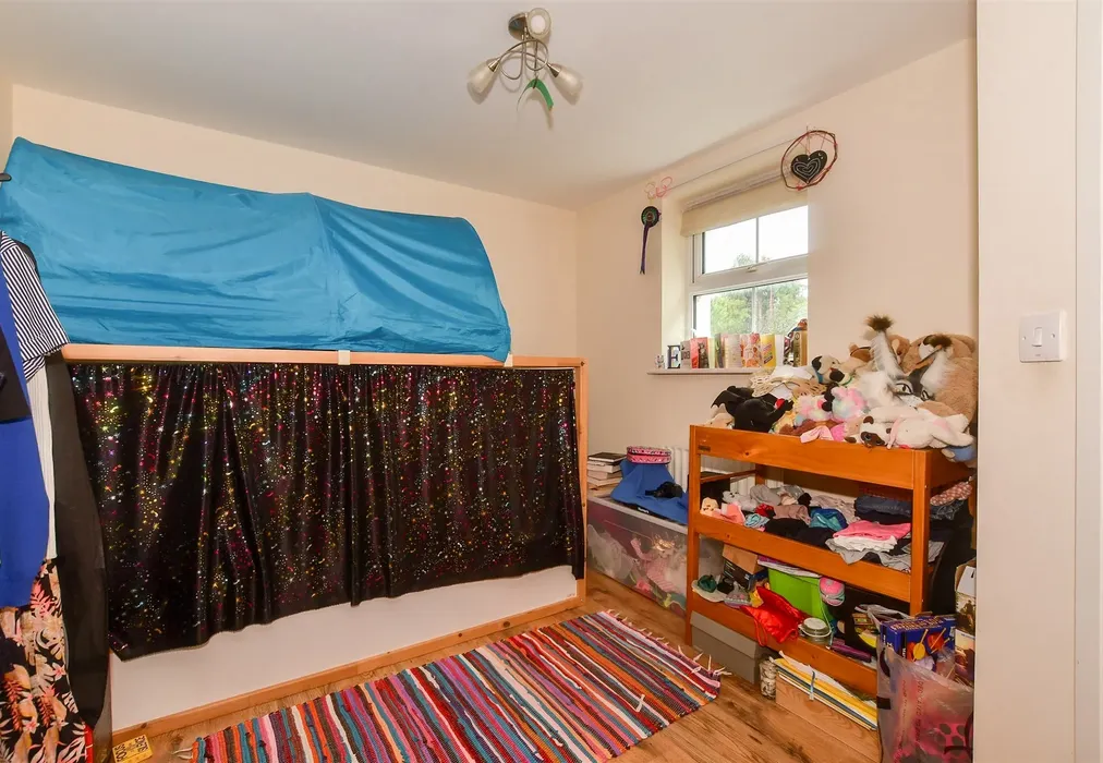 Bedroom 2 - Fitzroy Place, Reigate, Surrey - Wards of Kent