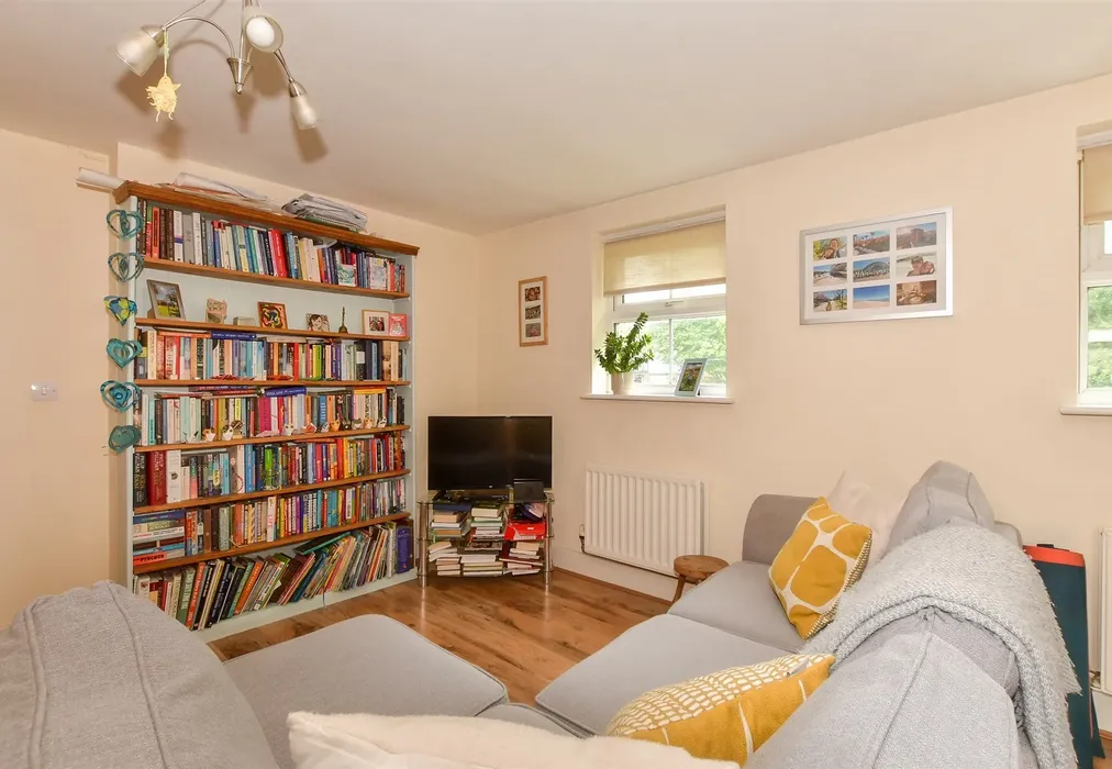 Lounge/Dining Area - Fitzroy Place, Reigate, Surrey - Wards of Kent