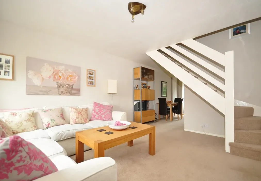 9010urul - lounge... - Woodhatch Southwater RH13 - Wards of Kent