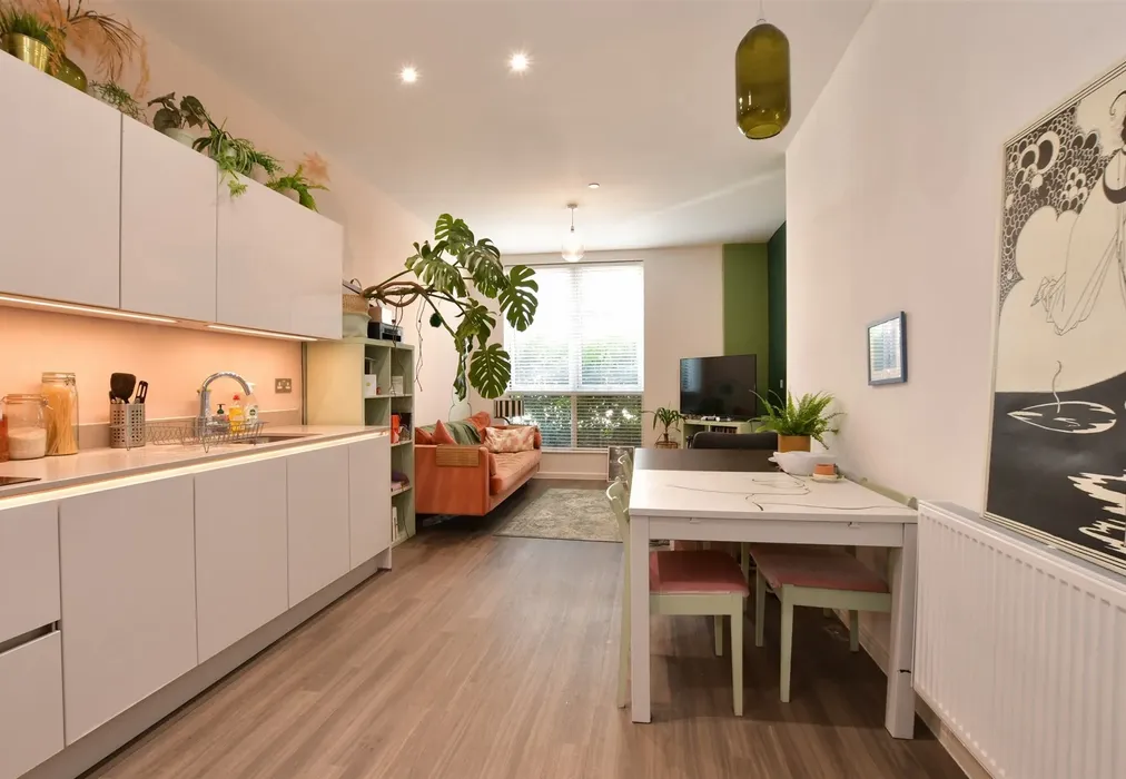 Lounge/Kitchen/ Dining Room - Troubridge Square, Walthamstow - Wards of Kent