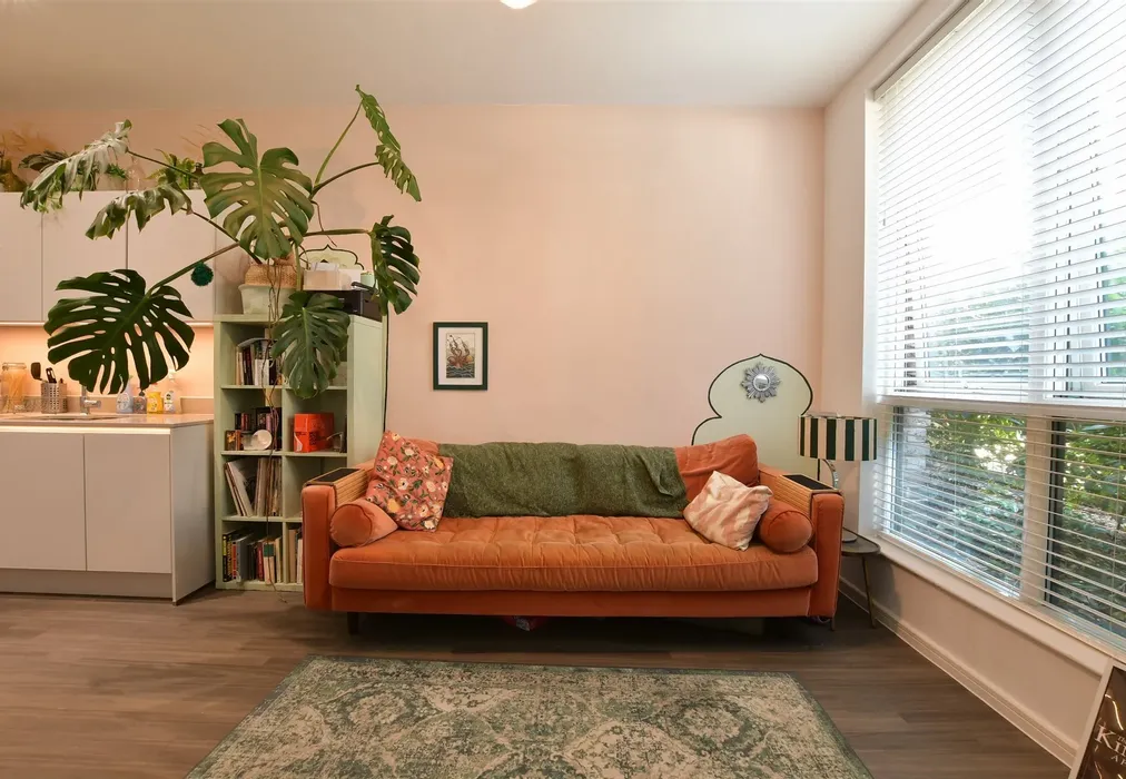 Lounge/Kitchen/ Dining Room - Troubridge Square, Walthamstow - Wards of Kent