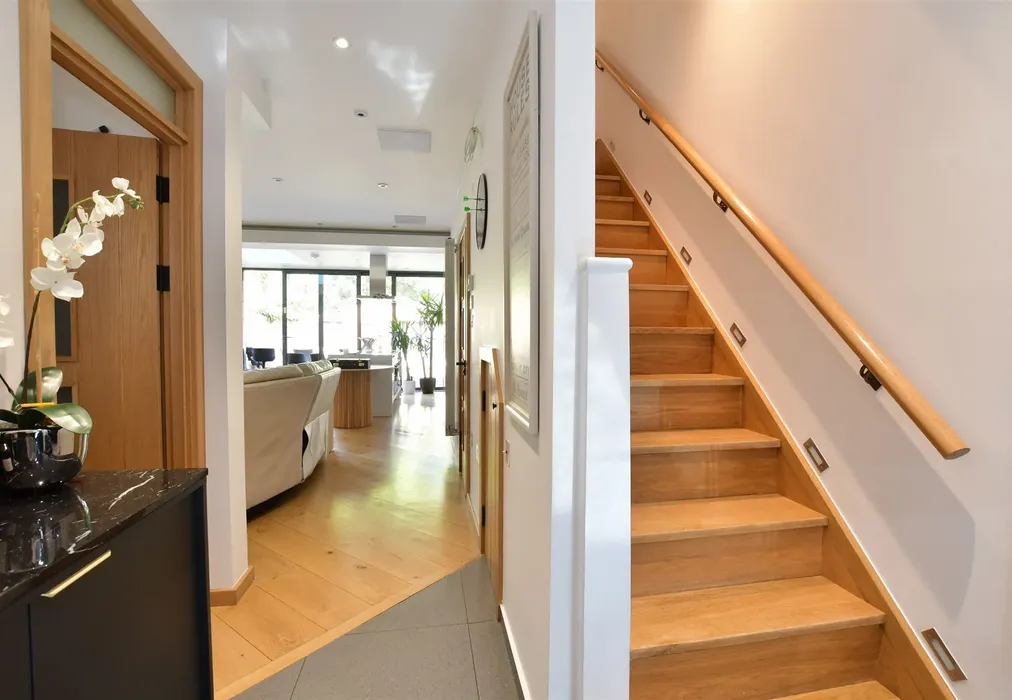 Hallway - Greenway Avenue, Walthamstow - Wards of Kent