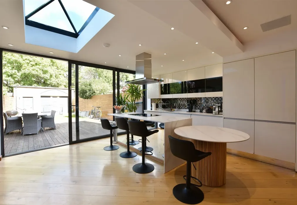 Kitchen - Greenway Avenue, Walthamstow - Wards of Kent