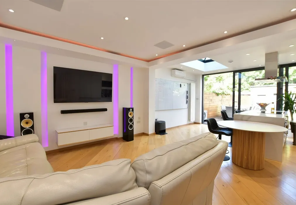Kitchen - Greenway Avenue, Walthamstow - Wards of Kent
