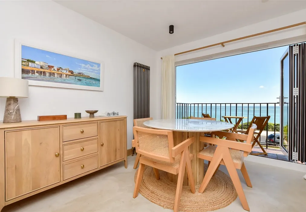 Lounge/Diner - Eastern Esplanade, Broadstairs, Kent - Wards of Kent