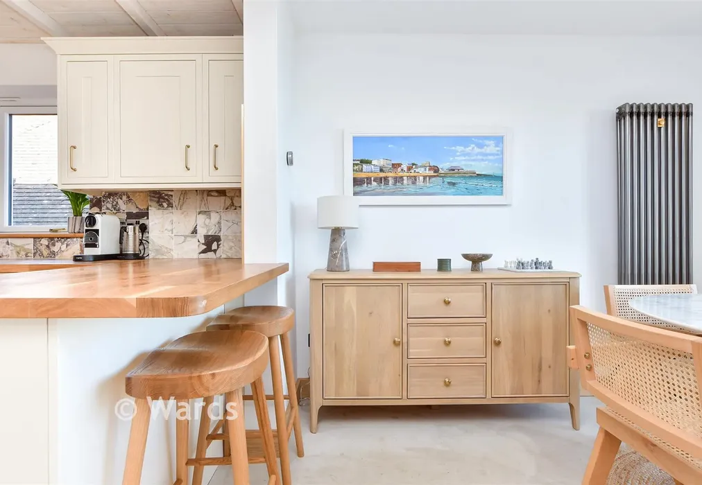 Lounge/Diner - Eastern Esplanade, Broadstairs, Kent - Wards of Kent
