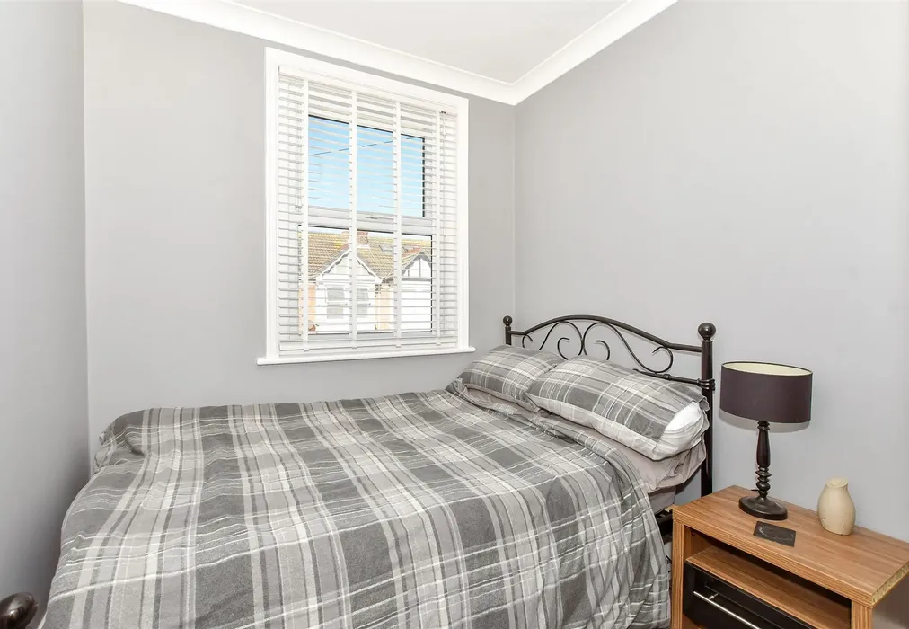 Bedroom 3 - Chelmsford Road, Portsmouth, Hampshire - Wards of Kent