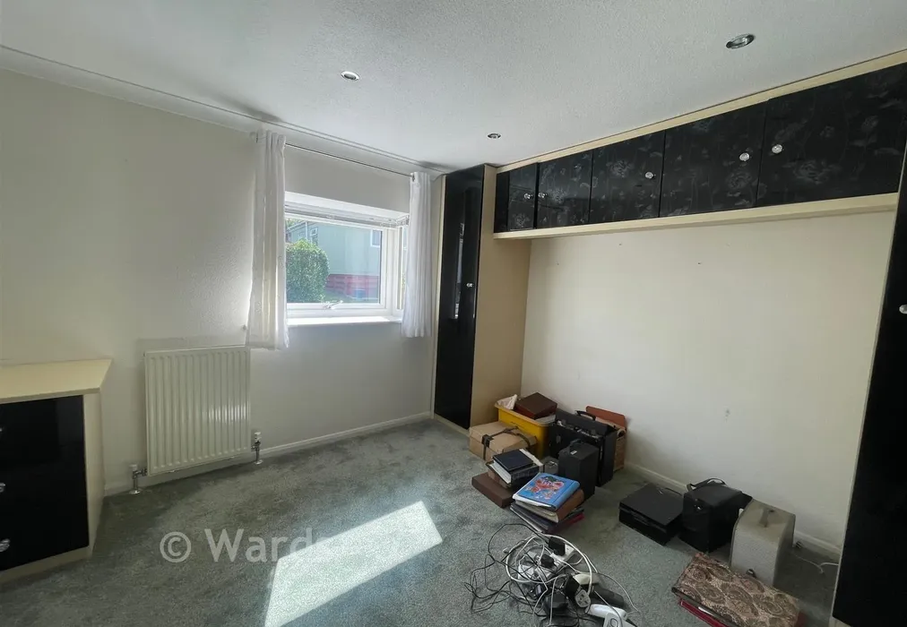 Bedroom - Lower Road, East Farleigh, Maidstone, Kent - Wards of Kent