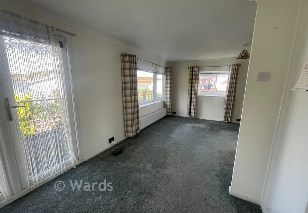 Lounge/Diner - Lower Road, East Farleigh, Maidstone, Kent - Wards of Kent