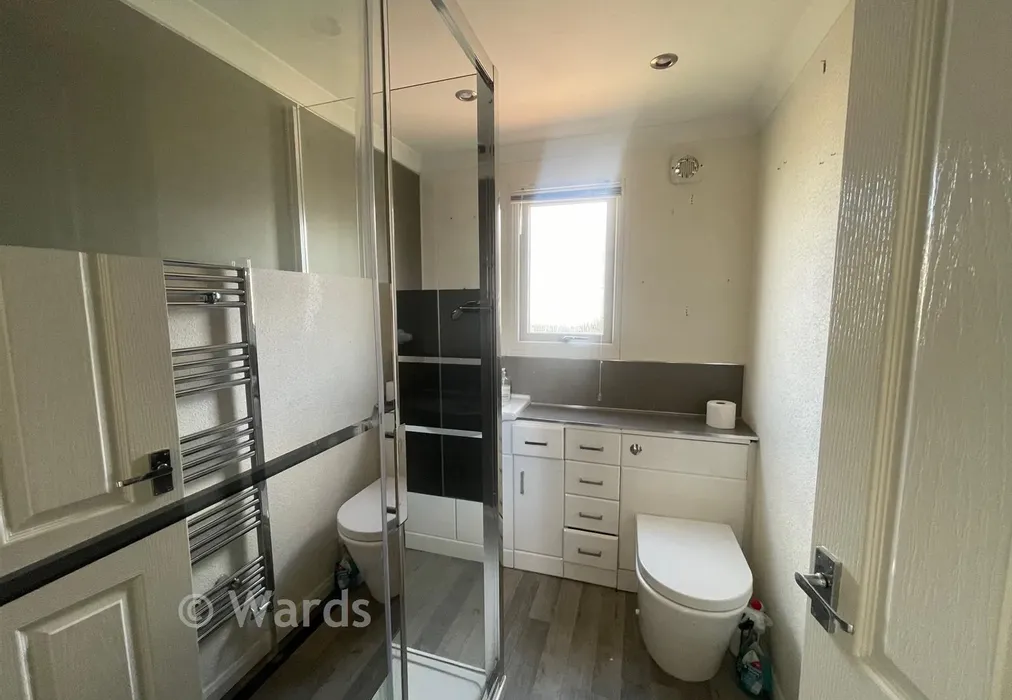 Shower Room - Lower Road, East Farleigh, Maidstone, Kent - Wards of Kent