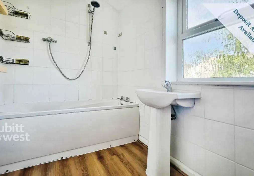 Flat 3 31 Christc... - Christchurch Road Worthing BN11 - Wards of Kent