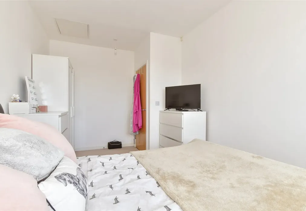 Bedroom 1 - Higham Avenue, Snodland, Kent - Wards of Kent