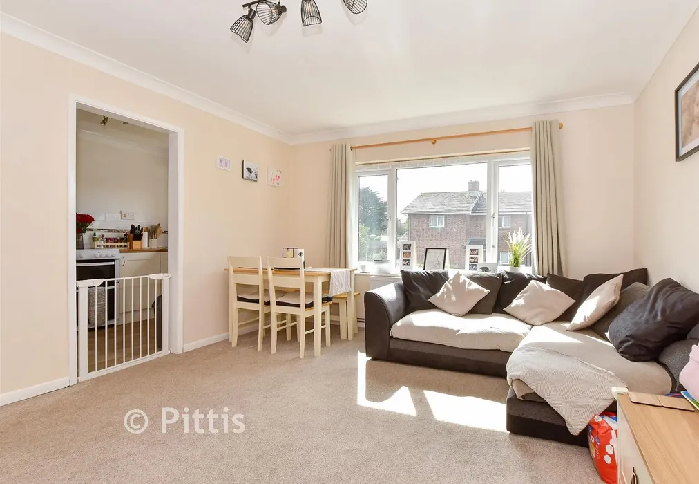 Lounge* - The Hollows, Newport, Isle of Wight - Wards of Kent