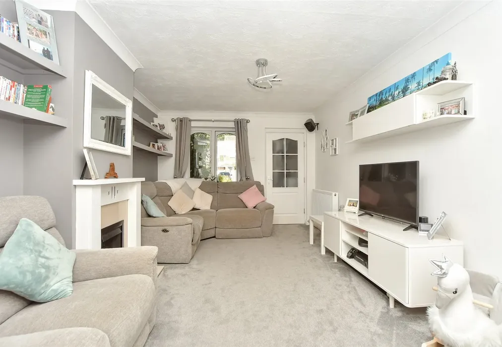 Lounge - Oakleigh Close, Walderslade, Chatham, Kent - Wards of Kent