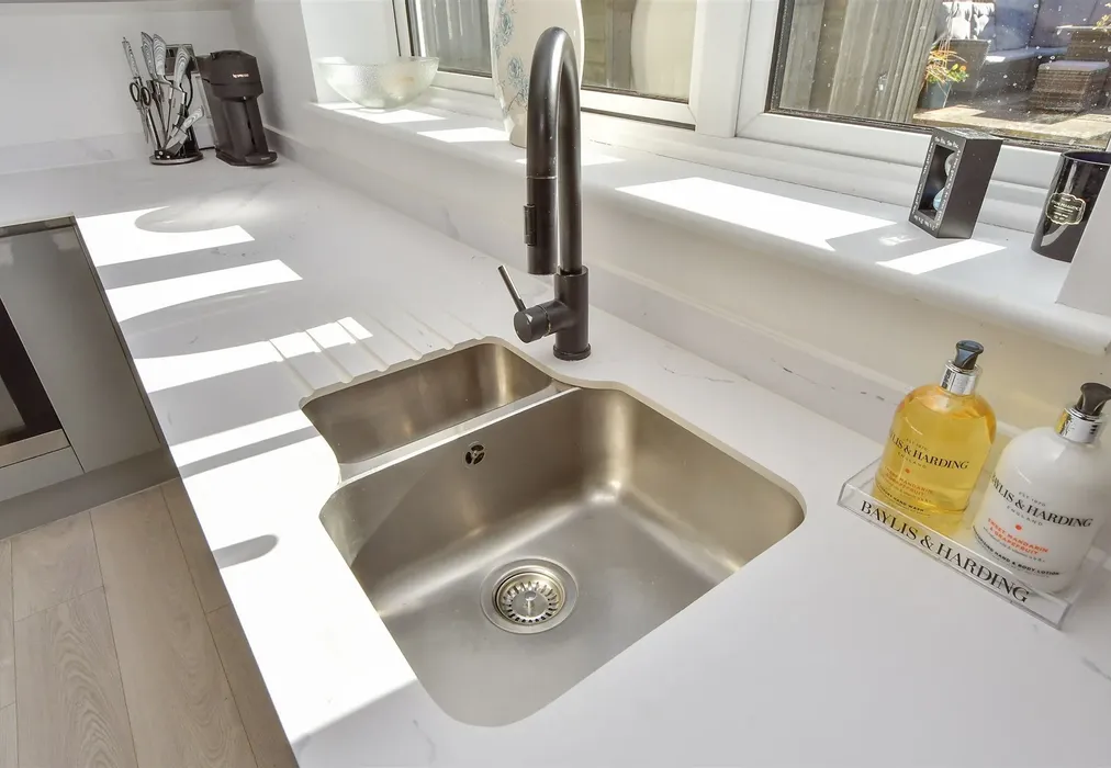 Internal Feature - Oakleigh Close, Walderslade, Chatham, Kent - Wards of Kent