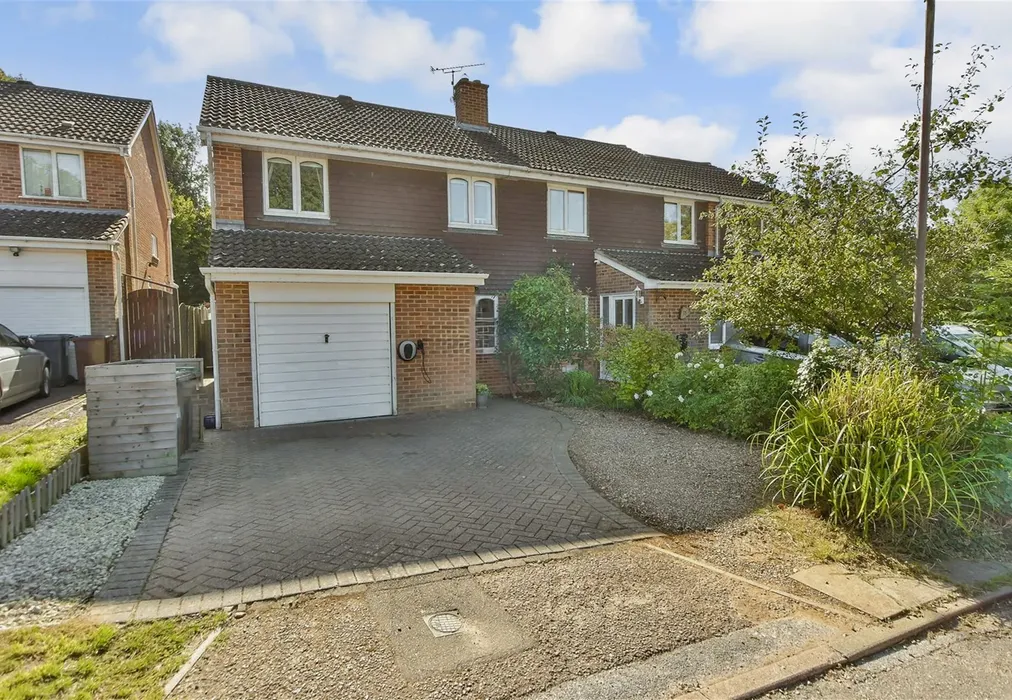 External (Brochure) - Oakleigh Close, Walderslade, Chatham, Kent - Wards of Kent