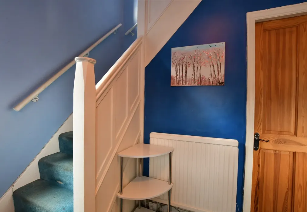 Hallway - Rosebank Avenue, Hornchurch, Essex - Wards of Kent