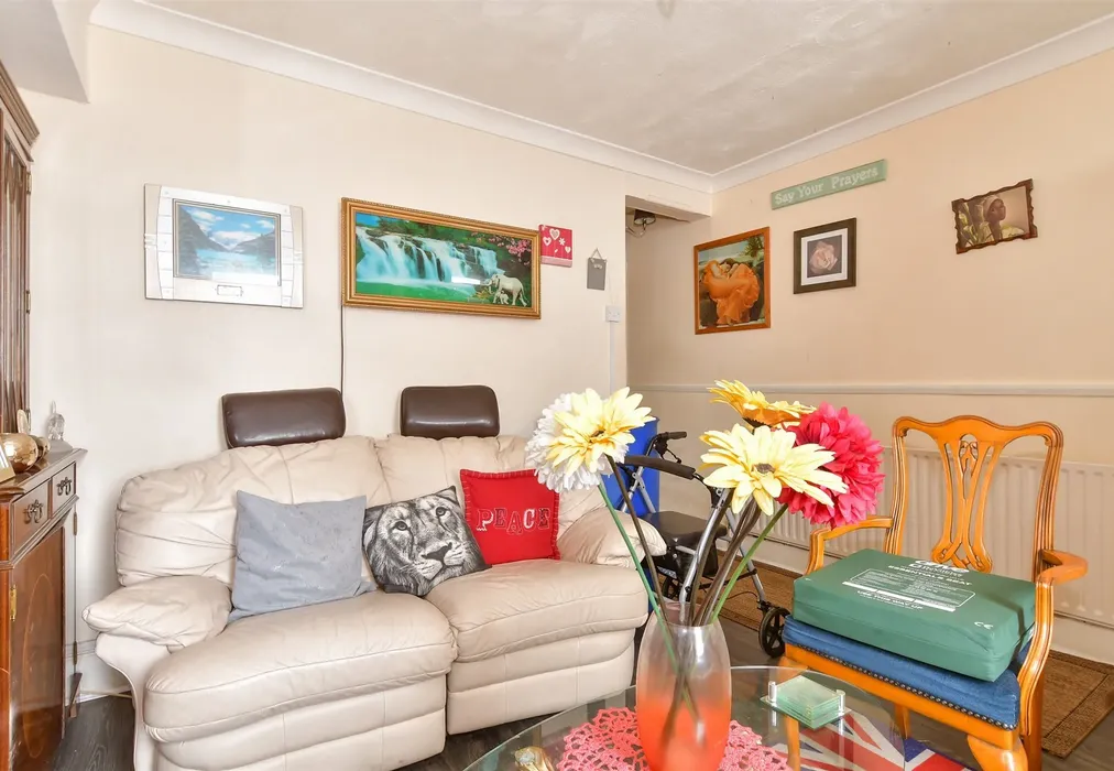 Lounge - Cornwall Road, Gillingham, Kent - Wards of Kent