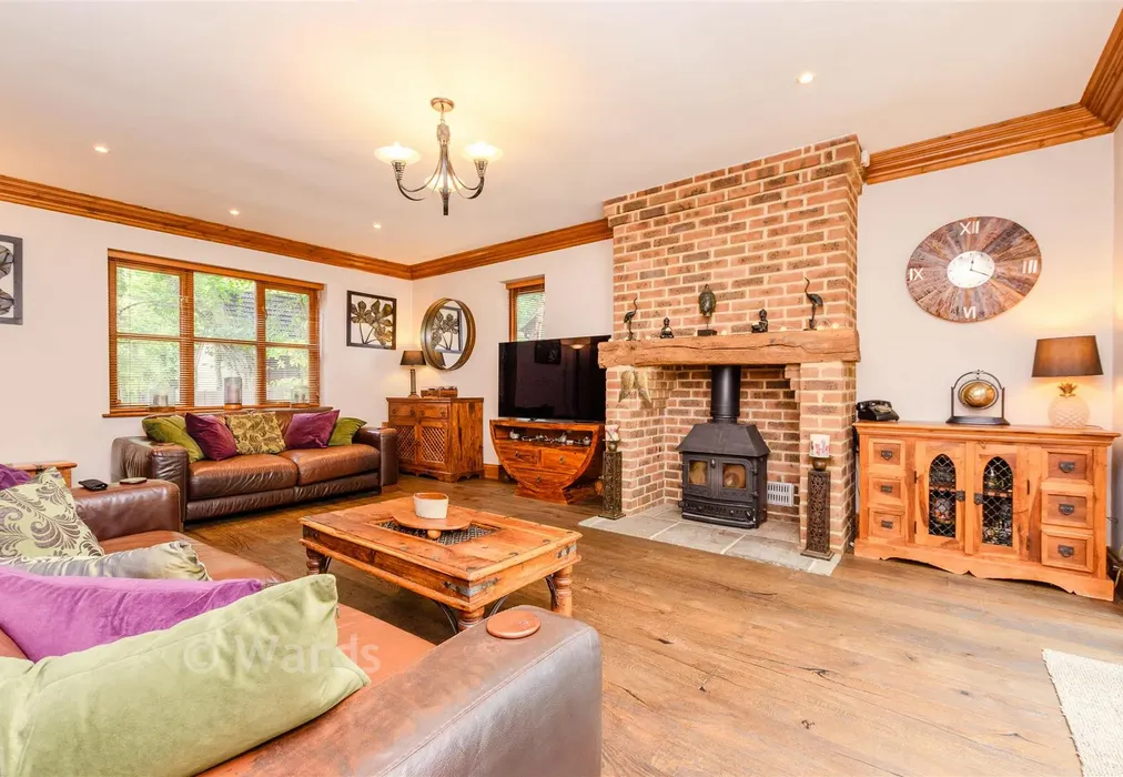 Lounge - Meadow Lane, Culverstone, Meopham, Kent - Wards of Kent