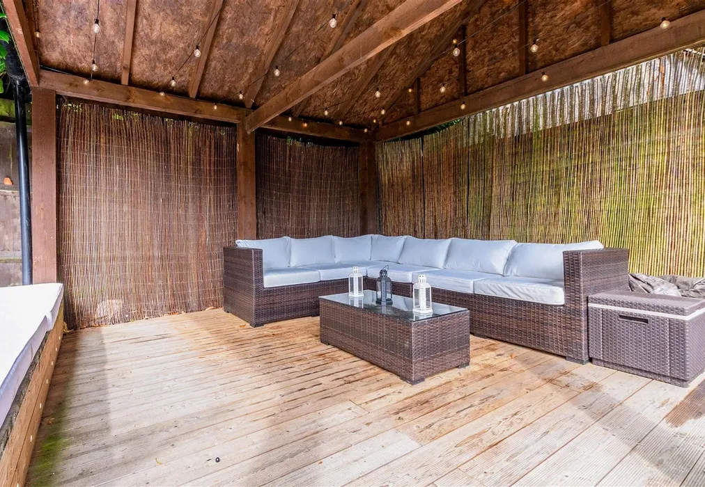 Patio / Decking - Meadow Lane, Culverstone, Meopham, Kent - Wards of Kent