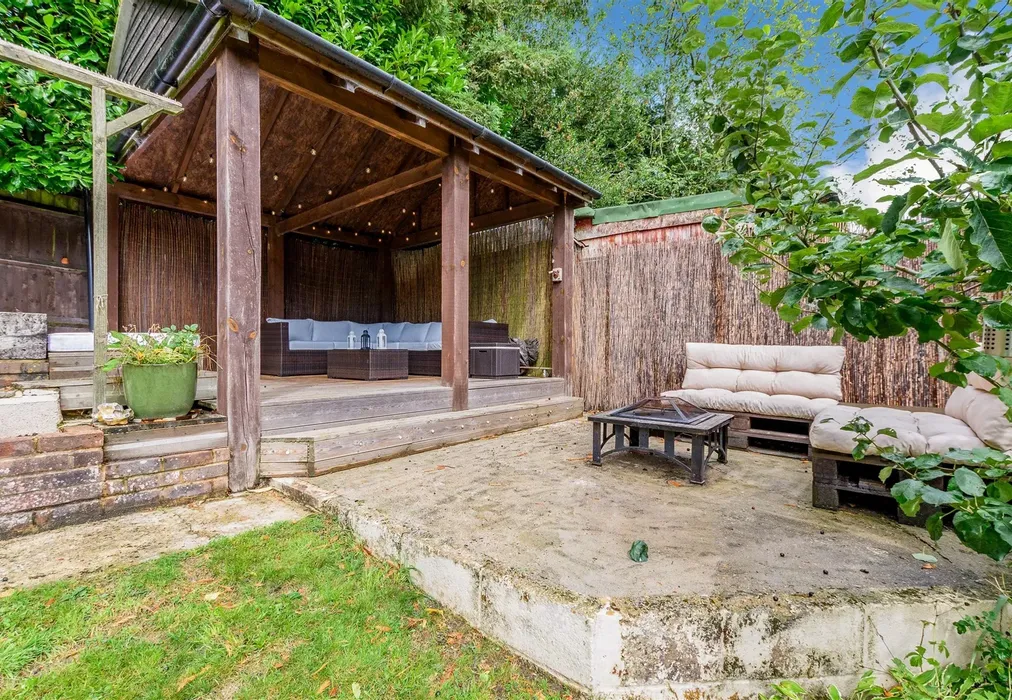 Patio / Decking - Meadow Lane, Culverstone, Meopham, Kent - Wards of Kent