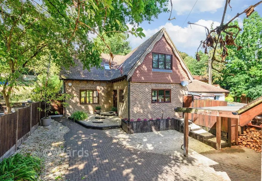 Front (Web) - Meadow Lane, Culverstone, Meopham, Kent - Wards of Kent